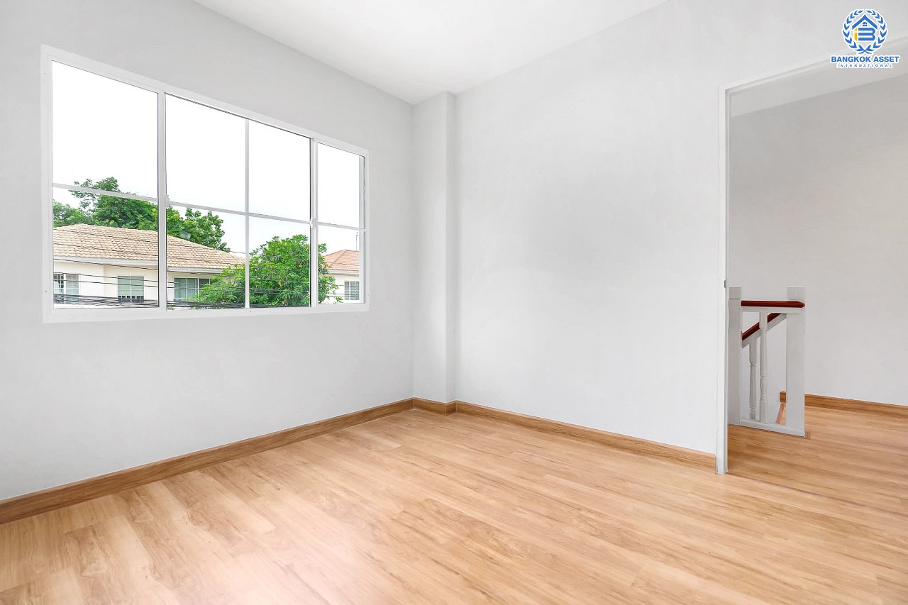 บ้านมือสองตกแต่งใหม่ คุณภาพแบรนด์ LH ม.ชลลดา บางใหญ่-เซ็นทรัลเวสต์เกต เนื้อที่ 52.5 ตร.ว. ฟังก์ชั่น 3 ห้องนอน 2 ห้องน้ำ สามารถจอดรถได้ถึง 3 คัน Facility ครบครัน พร้อมทุกการเข้าอยู่ บนทำเลเดินทางสะดวก ใกล้ถ.กาญจนาภิเษก เพียง 10 นาทีถึงรถไฟฟ้า "สถานีคลองบางไผ่"...