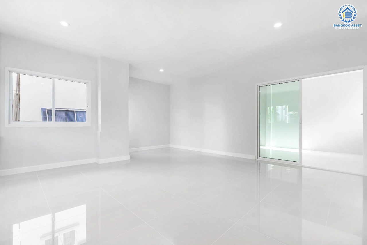 บ้านมือสองตกแต่งใหม่ ม.คุณาลัย บางใหญ่-เซ็นทรัลเวสต์เกต หลังใหญ่ ห้องมุมสุดคุ้ม! พร้อมทุกการเข้าอยู่ เนื้อที่ 59.4 ตร.ว. ฟังก์ชั่น 3 ห้องนอน 1 ห้องอเนกประสงค์ 2 ห้องน้ำ สามารถจอดรถได้ 3 คัน บนทำเลเดินทางสะดวก ติดถนนใหญ่ ใกล้รถไฟฟ้าสถานี "คลองบางไผ่"