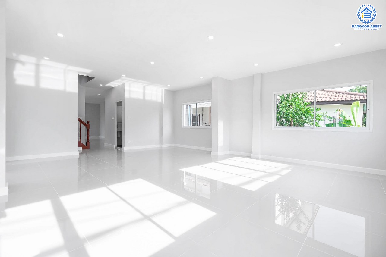 บ้านมือสองตกแต่งใหม่ ม.คุณาลัย บางใหญ่-เซ็นทรัลเวสต์เกต หลังใหญ่ ห้องมุมสุดคุ้ม! พร้อมทุกการเข้าอยู่ เนื้อที่ 59.4 ตร.ว. ฟังก์ชั่น 3 ห้องนอน 1 ห้องอเนกประสงค์ 2 ห้องน้ำ สามารถจอดรถได้ 3 คัน บนทำเลเดินทางสะดวก ติดถนนใหญ่ ใกล้รถไฟฟ้าสถานี "คลองบางไผ่"