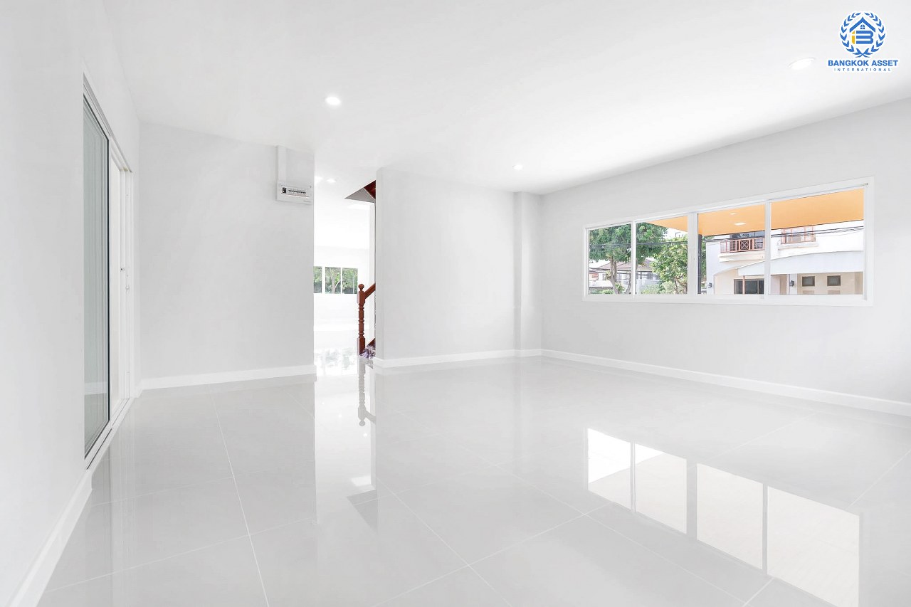 บ้านมือสองตกแต่งใหม่ ม.คุณาลัย บางใหญ่-เซ็นทรัลเวสต์เกต หลังใหญ่ ห้องมุมสุดคุ้ม! พร้อมทุกการเข้าอยู่ เนื้อที่ 59.4 ตร.ว. ฟังก์ชั่น 3 ห้องนอน 1 ห้องอเนกประสงค์ 2 ห้องน้ำ สามารถจอดรถได้ 3 คัน บนทำเลเดินทางสะดวก ติดถนนใหญ่ ใกล้รถไฟฟ้าสถานี "คลองบางไผ่"