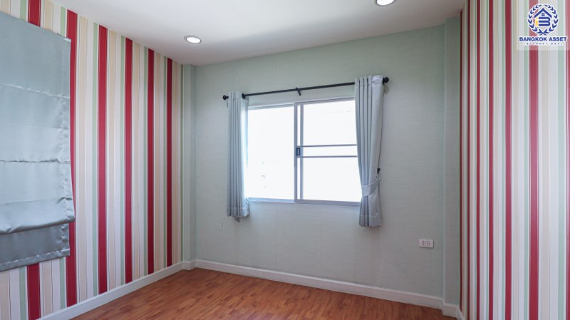 บ้านเดี่ยวมือสองนนทบุรี แบรนด์ดังจาก SC ASSET โครงการ ไลฟ์บางกอกบลูเลอวาร์ด ราชพฤกษ์-รัตนาธิเบศร์ บ้านสวยตกแต่ง/ต่อเติมพร้อมอยู่ เนื้อที่ 52.3 ตร.ว. ฟังก์ชั่น 4 ห้องนอน 3 ห้องน้ำ แถมแอร์ 2 เครื่อง! โดดเด่นบนทำเลศักยภาพ ติดถนนราชพฤกษ์ ใกล้รถไฟฟ้า "สถานีบางรักน้อยท่าอิฐ"...