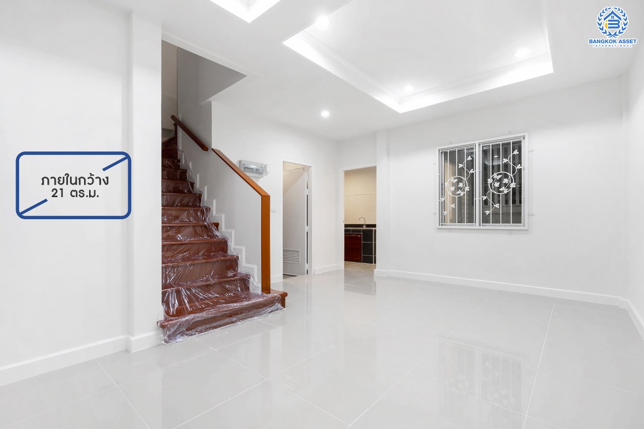 บ้านมือสองตกแต่งใหม่ ม.เดอะวิลล่า ราชพฤกษ์-ท่าอิฐ Private Zone มีความเป็นส่วนตัวมาก ตกแต่งสไตล์อบอุ่นและหรูหราด้วยฝ้าหลุม เนื้อที่ 18 ตร.ว. คุณภาพ Property Perfect ฟังก์ชั่นครบ! 3 ห้องนอน 2 ห้องน้ำ บนทำเลเยี่ยมเชื่อมต่อทั้งถ.รัตนาธิเบศร์ และถ.ราชพฤกษ์ และเพียง 10 นาที ถึงรถไฟฟ้า "สถานีบางรักน้อยท่าอิฐ"...