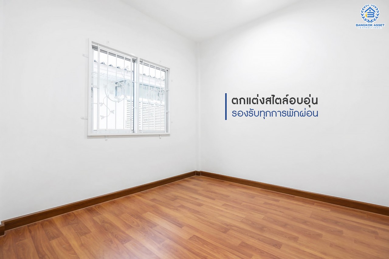 บ้านมือสองตกแต่งใหม่ ม.เดอะวิลล่า ราชพฤกษ์-ท่าอิฐ Private Zone มีความเป็นส่วนตัวมาก ตกแต่งสไตล์อบอุ่นและหรูหราด้วยฝ้าหลุม เนื้อที่ 18 ตร.ว. คุณภาพ Property Perfect ฟังก์ชั่นครบ! 3 ห้องนอน 2 ห้องน้ำ บนทำเลเยี่ยมเชื่อมต่อทั้งถ.รัตนาธิเบศร์ และถ.ราชพฤกษ์ และเพียง 10 นาที ถึงรถไฟฟ้า "สถานีบางรักน้อยท่าอิฐ"...