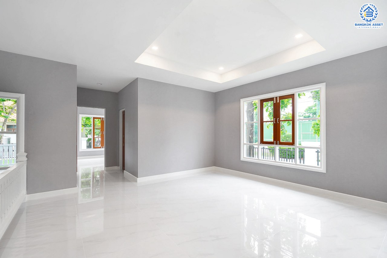 คฤหาสน์มือสองตกแต่งใหม่ หลังมุม ไซน์ใหญ่พิเศษ! เนื้อที่ 152.4 ตร.ว. ม.ลัดดารมย์ เพชรเกษม 69 ฟังก์ชั่นจัดเต็ม 5 ห้องนอน (พร้อมห้องแม่บ้าน) 4 ห้องน้ำ จอดรถได้ถึง 4  คัน ตกแต่งหรูหราดีไซน์สุด Classic พร้อม Built in furniture บนพื้นที่ใช้สอยกว่า 324 ตร.ม. ทำเลเยี่ยมเชื่อมต่อหลายเส้นทาง ใกล้เดอะมอลล์บางแคและจุดขึ้นทางด่วน "เพชรเกษม"