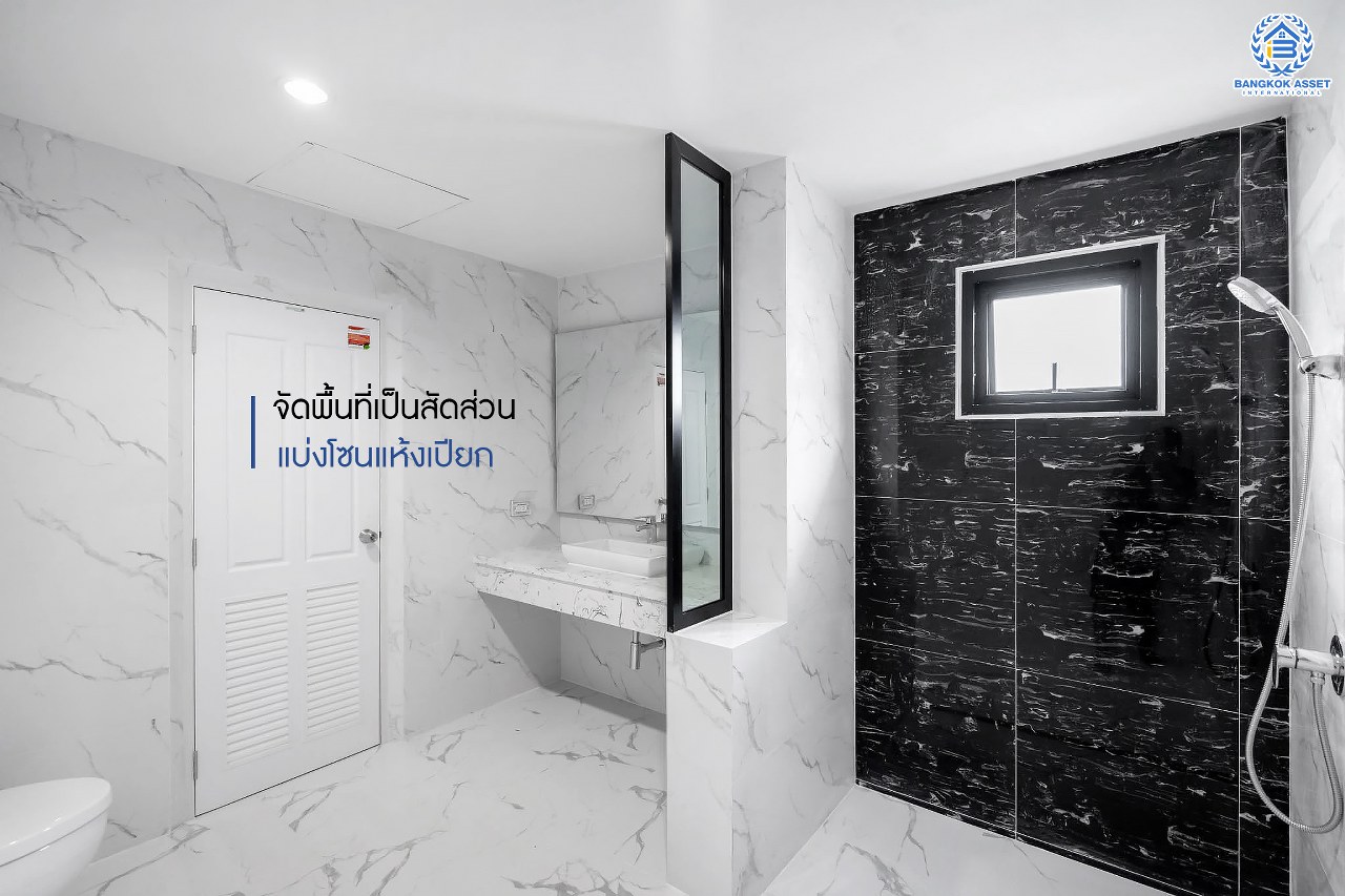 บ้านมือสองตกแต่งใหม่ ม.ปฐวีกาญจน์ ประชาชื่น-แจ้งวัฒนะ บ้านหลังมุม ทำเลโซนเมือง ดีไซน์สุดClassic เนื้อที่ 65 ตร.ว. ฟังก์ชั่น 4 ห้องนอน 3 ห้องน้ำ มี Living Room กว้างขวางบนพื้นที่ใช้สอยกว่า 319.6 ตร.ม. เดินทางสู่ใจกลางเมืองได้อย่างรวดเร็ว ใกล้เซ็นทรัลแจ้งวัฒนะ สนามบินดอนเมือง ทางด่วนศรีสมาน และรถไฟฟ้าสายสีแดง...