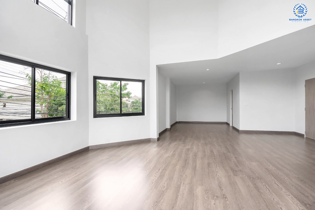 บ้านมือสองตกแต่งใหม่ ม.ปฐวีกาญจน์ ประชาชื่น-แจ้งวัฒนะ บ้านหลังมุม ทำเลโซนเมือง ดีไซน์สุดClassic เนื้อที่ 65 ตร.ว. ฟังก์ชั่น 4 ห้องนอน 3 ห้องน้ำ มี Living Room กว้างขวางบนพื้นที่ใช้สอยกว่า 319.6 ตร.ม. เดินทางสู่ใจกลางเมืองได้อย่างรวดเร็ว ใกล้เซ็นทรัลแจ้งวัฒนะ สนามบินดอนเมือง ทางด่วนศรีสมาน และรถไฟฟ้าสายสีแดง...