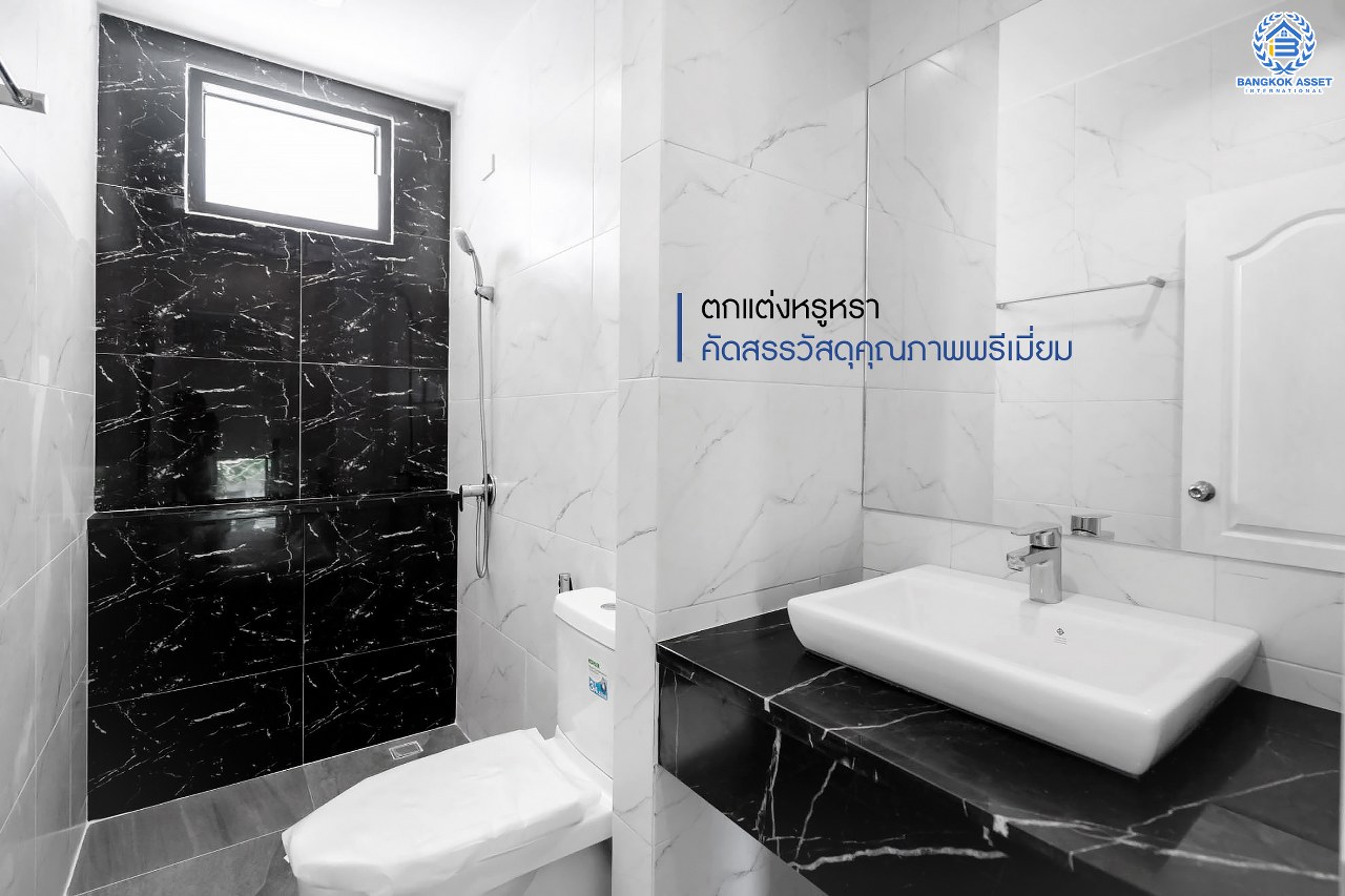 บ้านมือสองตกแต่งใหม่ #หลังมุม ม.บุญโต ทำเลโซนเมือง! แจ้งวัฒนะ-ประชาชื่น เนื้อที่ 50 ตร.ว. ฟังก์ชั่นจัดเต็ม 4 ห้องนอน 3 ห้องน้ำ  รองรับทุกการอยู่อาศัย ทำเลเดินทางสะดวกเพียง 1 กม.จากจุดขึ้นทางด่วนศรีสมาน ใกล้เมืองทองธานี และเซ็นทรัลแจ้งวัฒนะ