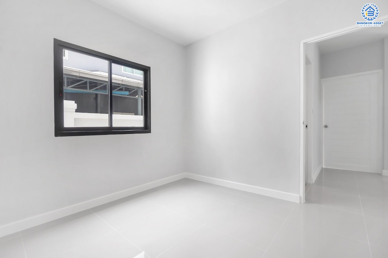 บ้านมือสองตกแต่งใหม่ #หลังมุม ม.บุญโต ทำเลโซนเมือง! แจ้งวัฒนะ-ประชาชื่น เนื้อที่ 50 ตร.ว. ฟังก์ชั่นจัดเต็ม 4 ห้องนอน 3 ห้องน้ำ  รองรับทุกการอยู่อาศัย ทำเลเดินทางสะดวกเพียง 1 กม.จากจุดขึ้นทางด่วนศรีสมาน ใกล้เมืองทองธานี และเซ็นทรัลแจ้งวัฒนะ