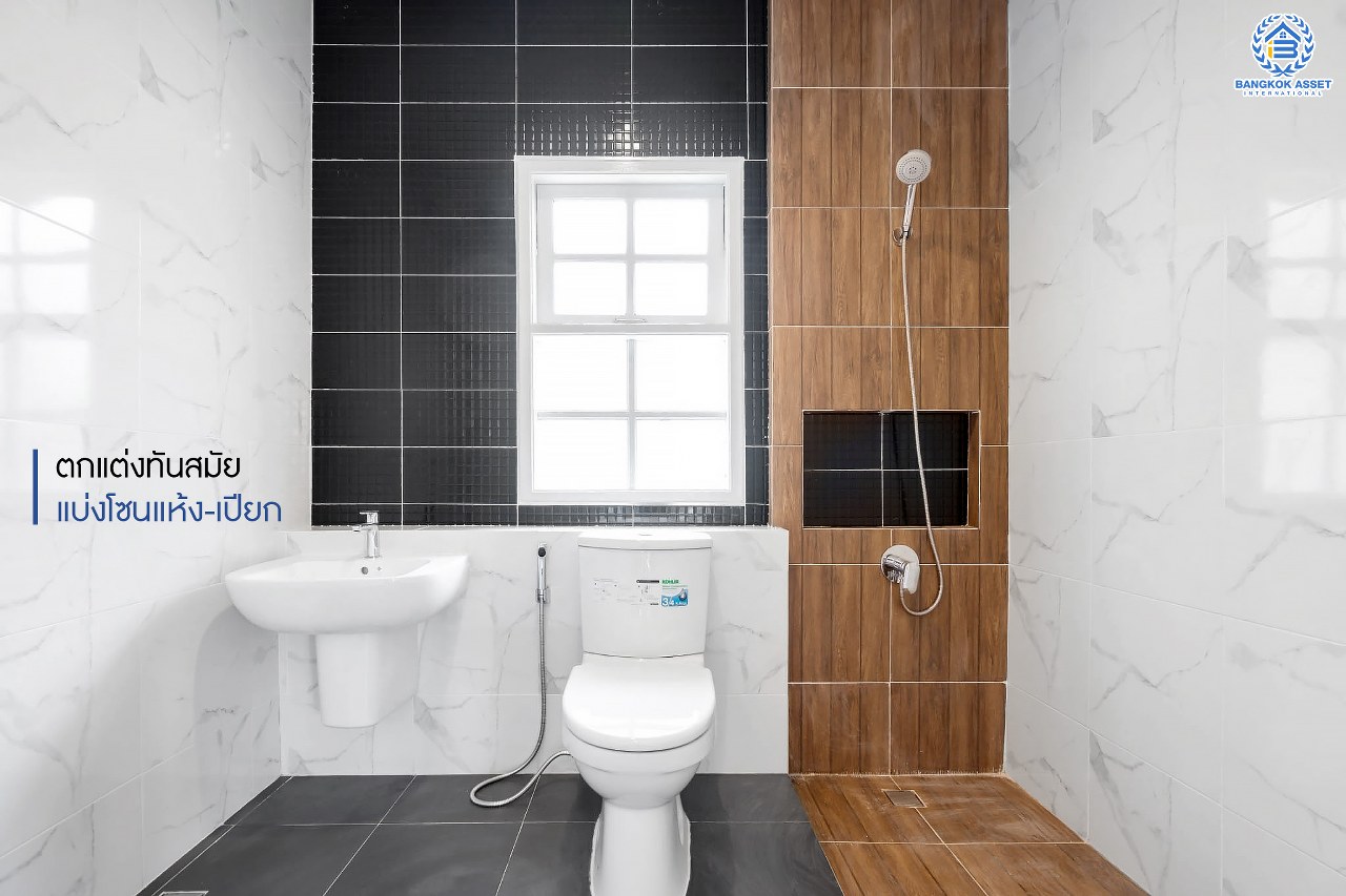 บ้านมือสองตกแต่งใหม่ ม.สีวลี ติวานนท์-ปากเกร็ด เนื้อที่ 50 ตร.ว. ฟังก์ชั่นครบ 3 ห้องนอน 2 ห้องน้ำ ตอบโจทย์ทุกการอยู่อาศัย บนทำเลเดินทางสะดวกสบาย เชื่อมสู่ต่อหลายเส้นทางทั้ง ใกล้ห้าแยกปากเกร็ด เซ็นทรัลแจ้งวัฒนะ และรถไฟฟ้าสายอนาคต