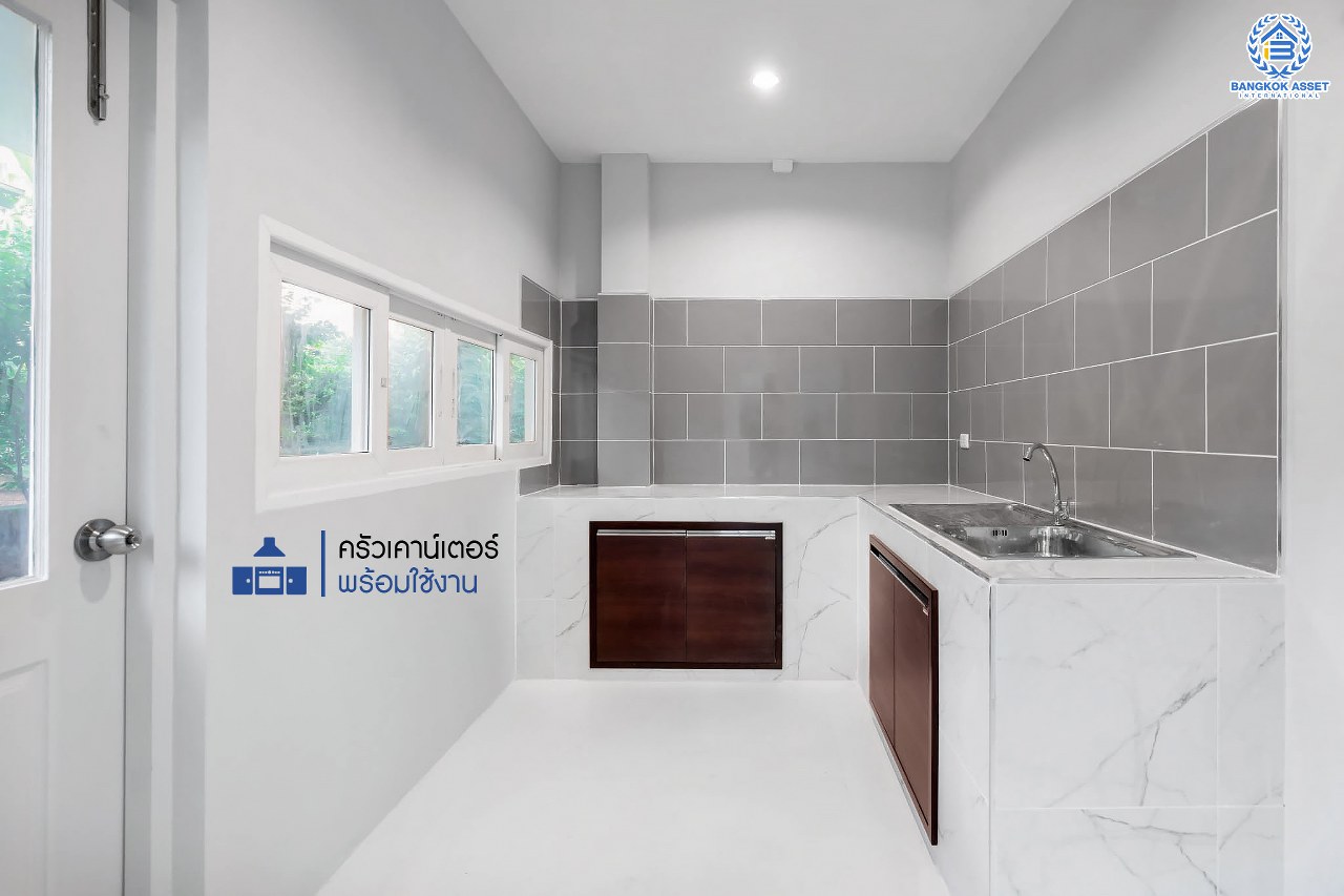 บ้านมือสองตกแต่งใหม่ ม.คาซ่าวิลล์ ราชพฤกษ์-รัตนาธิเบศร์2 (Q.House) ต่อเติมครบพร้อมเข้าอยู่ เนื้อที่ 54 ตร.ว. ฟังก์ชั่นจัดเต็ม 4 ห้องนอน 3 ห้องน้ำ 2 ที่จอดรถ บนทำเลศักยภาพ ติดถนนราชพฤกษ์ และเพียง 10 นาทีถึงรถไฟฟ้า "สถานีบางรักน้อยท่าอิฐ"