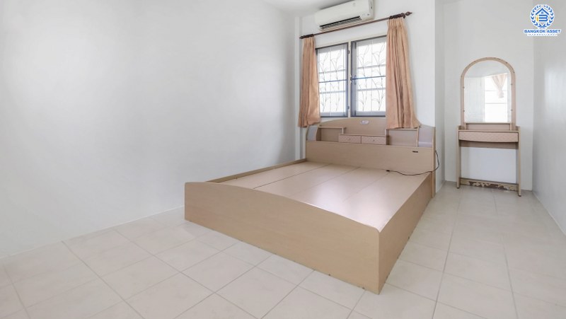 บ้านเดี่ยวมือสองนนทบุรี ม.เศรณีลากูน บางใหญ่-กาญจนาภิเษก (ซ.วัดลาดปลาดุก) บ้านพร้อมอยู่ เนื้อที่ 50 ตร.ว. ฟังก์ชั่น 3 ห้องนอน 3 ห้องน้ำ 2 ที่จอดรถ กว้างขวางบนพื้นที่ใช้สอยกว่า 200 ตร.ม. บนทำเลศักยภาพ เดินทางสะดวกสบาย ใกล้เซ็นทรัลเวสต์เกต และรถไฟฟ้าสายสีม่วง "สถานีคลองบางไผ่" ราคาสุดพิเศษ!!