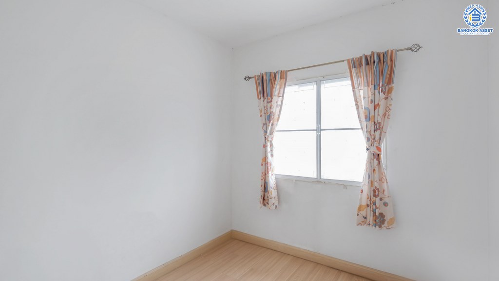 ทาวน์เฮ้าส์มือสองนนทบุรี ห้องมุม! ม.พฤกษา54 บางใหญ่-เซ็นทรัลเวสต์เกต (หน้ากว้าง 6 เมตร) บ้านพร้อมอยู่สไตล์โมเดิร์น ฟังก์ชั่น 3 นอน 2 น้ำ เนื้อที่เยอะ 30.3 ตร.ว. ระบบรักษาความปลอดภัยดีเยี่ยม เดินทางสะดวกเพียง 5 นาที* ถึงถนนกาญจนาฯ และรถไฟฟ้าสถานี "ตลาดบางใหญ่"...