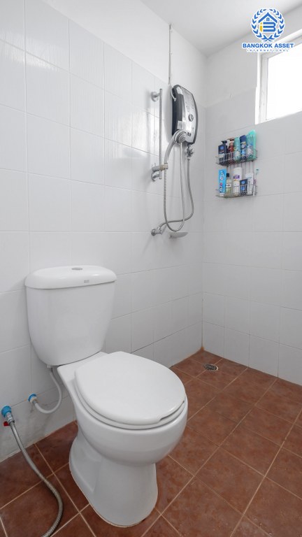 ทาวน์เฮ้าส์มือสองนนทบุรี ห้องมุม! ม.พฤกษา54 บางใหญ่-เซ็นทรัลเวสต์เกต (หน้ากว้าง 6 เมตร) บ้านพร้อมอยู่สไตล์โมเดิร์น ฟังก์ชั่น 3 นอน 2 น้ำ เนื้อที่เยอะ 30.3 ตร.ว. ระบบรักษาความปลอดภัยดีเยี่ยม เดินทางสะดวกเพียง 5 นาที* ถึงถนนกาญจนาฯ และรถไฟฟ้าสถานี "ตลาดบางใหญ่"...