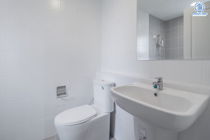 บ้านเดี่ยวมือสองนนทบุรี โครงการ เซนโทร ชัยพฤกษ์-แจ้งวัฒนะ หลังใหญ่ห้องมุม! แบรนด์ AP* เนื้อที่ 61.3 ตร.ว. ฟังก์ชั่นมากถึง 4 ห้องนอน 4 ห้องน้ำ (ห้องนอนชั้นบนมีห้องน้ำทุกห้อง) ตกแต่ง/ต่อเติมพร้อมเข้าอยู่! มีสระว่ายน้ำขนาดเล็ก พร้อมพื้นที่สวนด้านข้างกว้างขวาง บนทำเลคุณภาพ เข้า-ออกได้ทั้งถ.สะพานนนทบุรี และถ.สะพานพระราม4 ที่เชื่อมต่อราชพฤกษ์, ติวานนท์ และแจ้งวัฒนะ ได้อย่างรวดเร็ว...