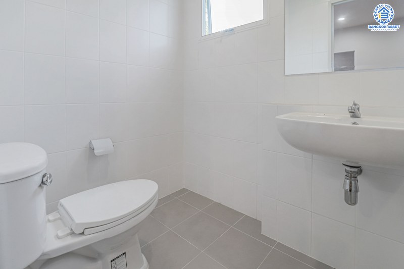 บ้านเดี่ยวมือสองนนทบุรี โครงการ เซนโทร ชัยพฤกษ์-แจ้งวัฒนะ หลังใหญ่ห้องมุม! แบรนด์ AP* เนื้อที่ 61.3 ตร.ว. ฟังก์ชั่นมากถึง 4 ห้องนอน 4 ห้องน้ำ (ห้องนอนชั้นบนมีห้องน้ำทุกห้อง) ตกแต่ง/ต่อเติมพร้อมเข้าอยู่! มีสระว่ายน้ำขนาดเล็ก พร้อมพื้นที่สวนด้านข้างกว้างขวาง บนทำเลคุณภาพ เข้า-ออกได้ทั้งถ.สะพานนนทบุรี และถ.สะพานพระราม4 ที่เชื่อมต่อราชพฤกษ์, ติวานนท์ และแจ้งวัฒนะ ได้อย่างรวดเร็ว...