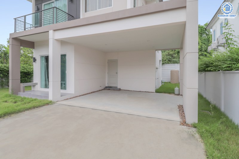 บ้านเดี่ยวมือสองนนทบุรี โครงการ เซนโทร ชัยพฤกษ์-แจ้งวัฒนะ หลังใหญ่ห้องมุม! แบรนด์ AP* เนื้อที่ 61.3 ตร.ว. ฟังก์ชั่นมากถึง 4 ห้องนอน 4 ห้องน้ำ (ห้องนอนชั้นบนมีห้องน้ำทุกห้อง) ตกแต่ง/ต่อเติมพร้อมเข้าอยู่! มีสระว่ายน้ำขนาดเล็ก พร้อมพื้นที่สวนด้านข้างกว้างขวาง บนทำเลคุณภาพ เข้า-ออกได้ทั้งถ.สะพานนนทบุรี และถ.สะพานพระราม4 ที่เชื่อมต่อราชพฤกษ์, ติวานนท์ และแจ้งวัฒนะ ได้อย่างรวดเร็ว...