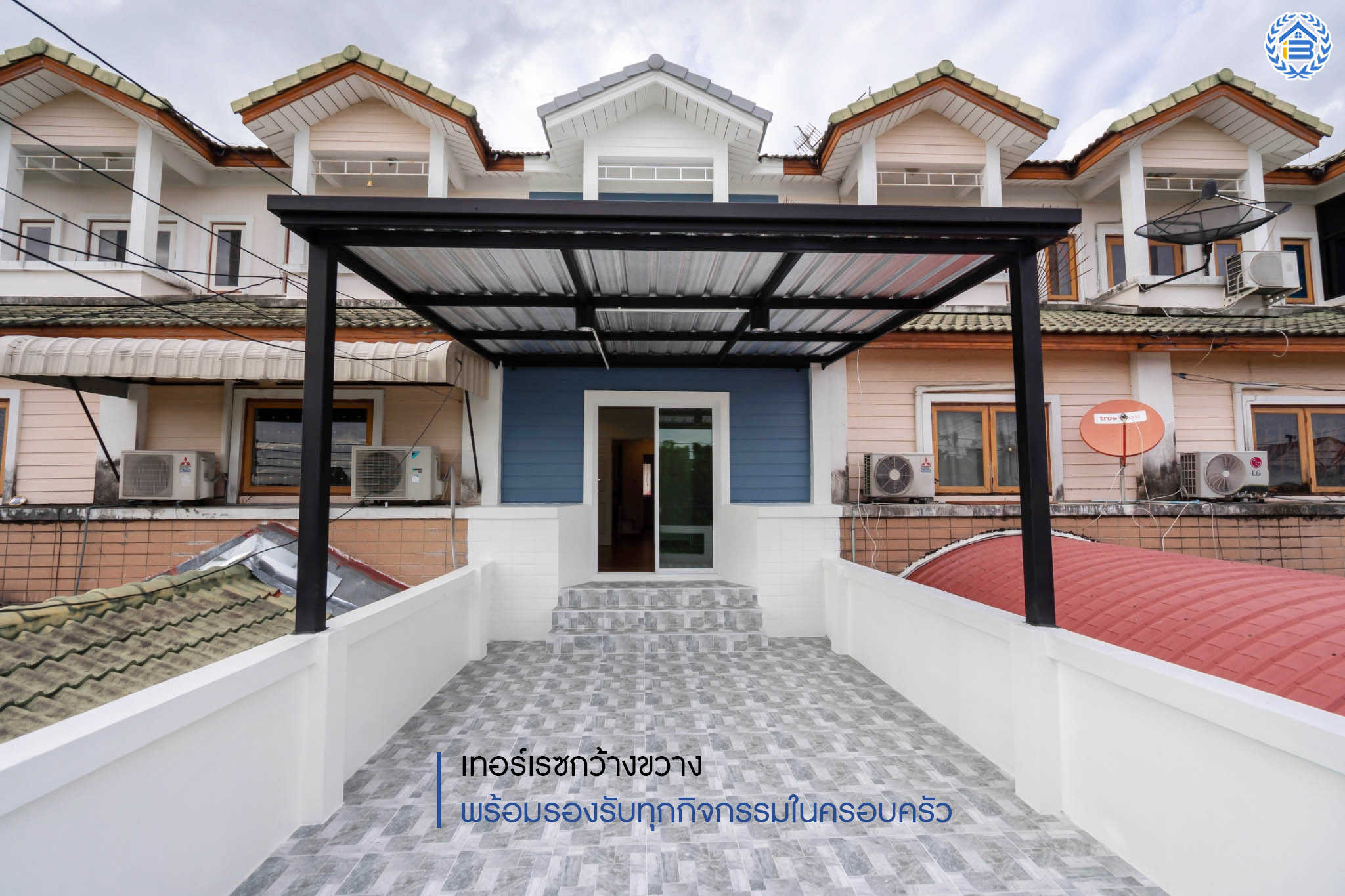 บ้านมือสองตกแต่งใหม่ ม.ธนากรวิลล่า4 ปิ่นเกล้า-พระราม7 ทาวน์โฮม 3 ชั้นพร้อมอยู่ เป็นส่วนตัว หน้าบ้านไม่ชนใคร Built-in ชั้นวางของชั้นล่าง พร้อมเทอร์เรซสุดกว้างขวาง บนเนื้อที่ 20 ตร.ว. ฟังก์ชั่น 3 ห้องนอน 3 ห้องน้ำ บนทำเลดีที่สุด! เข้า-ออกได้ทั้งทาง ถ.นครอินทร์ ,จรัญสนิทวงศ์ และราชพฤกษ์ ใกล้สถานีรถไฟบางบำหรุ และจุดขึ้นทางด่วน "ศรีรัช"