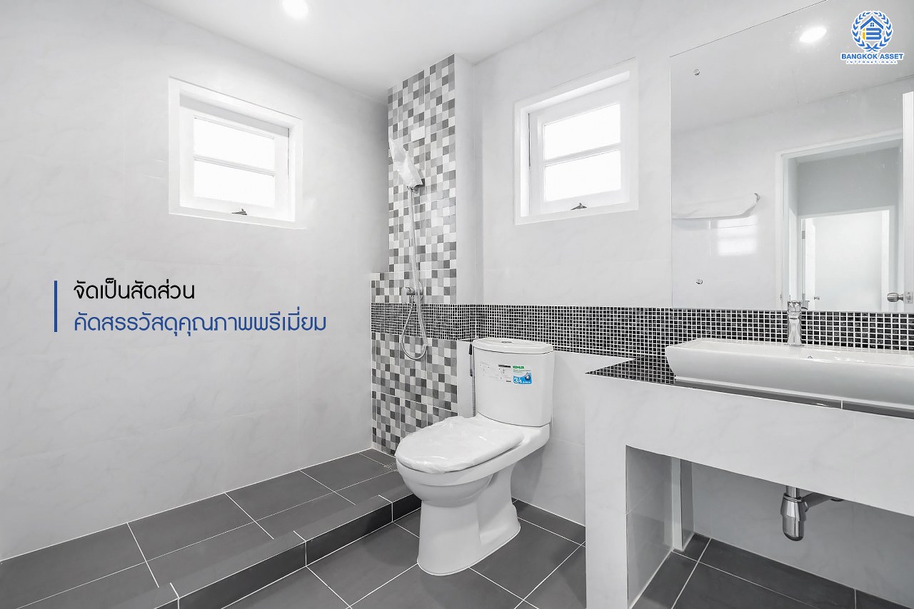 บ้านมือสองตกแต่งใหม่ ม.กฤษดานคร31 ปิ่นเกล้า ติดถนนบรมราชชนนี #หลังมุม โซนใกล้สวนสาธารณะ ฟังก์ชั่นจัดเต็ม 4 ห้องนอน 2 ห้องน้ำ 2 ที่จอดรถ รองรับความสุขบนเนื้อที่ดิน 58 ตร.ว. บนทำเลศักยภาพใกล้ทางคู่ขนานลอยฟ้าบรมราชชนนี และ เพียง 10 นาทีถึงเซ็นทรัลปิ่นเกล้า