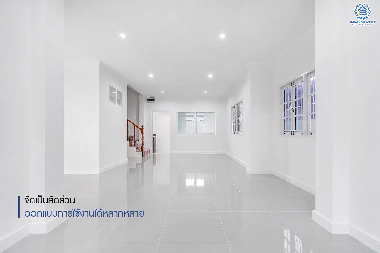 บ้านมือสองตกแต่งใหม่ ม.บิวตี้เฮ้าส์4 กาญจนาฯ-ราชพฤกษ์ ทาวน์เฮ้าส์หลังใหญ่ เนื้อที่ 30.1 ตร.ว. ฟังก์ชั่น 3 ห้องนอน 2 ห้องน้ำ 2 ที่จอดรถ ชั้นเป็นปูพื้นไม้ปาร์เก้ มีพื้นที่สนามด้านข้าง บนทำเลเยี่ยมเข้า-ออกได้หลายเส้นทาง ใกล้ The Walk , โรงเรียนเทพศิรินทร์ เพียง 5 นาทีถึงทางด่วน "ศรีรัช"...