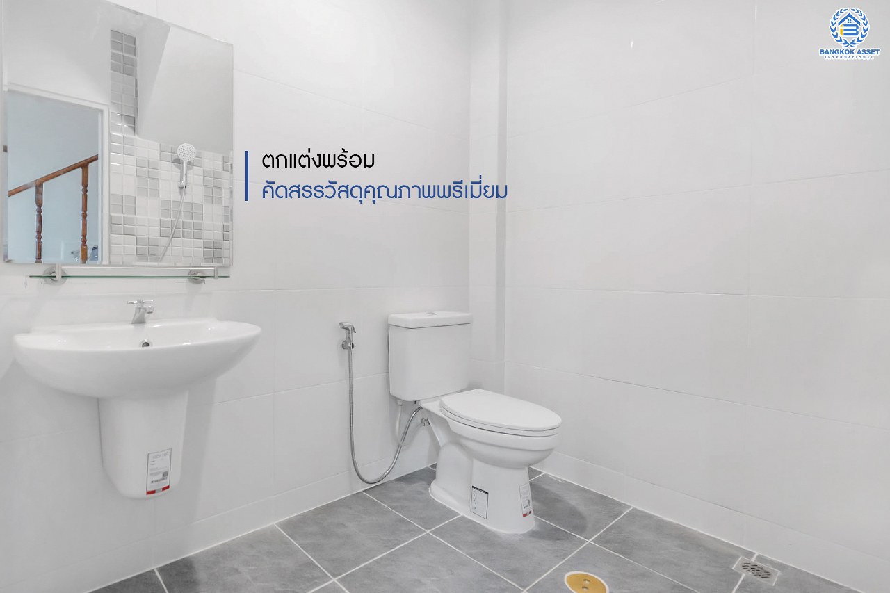 บ้านมือสองตกแต่งใหม่ ม.บิวตี้เฮ้าส์4 กาญจนาฯ-ราชพฤกษ์ ทาวน์เฮ้าส์หลังใหญ่ เนื้อที่ 30.1 ตร.ว. ฟังก์ชั่น 3 ห้องนอน 2 ห้องน้ำ 2 ที่จอดรถ ชั้นเป็นปูพื้นไม้ปาร์เก้ มีพื้นที่สนามด้านข้าง บนทำเลเยี่ยมเข้า-ออกได้หลายเส้นทาง ใกล้ The Walk , โรงเรียนเทพศิรินทร์ เพียง 5 นาทีถึงทางด่วน "ศรีรัช"...