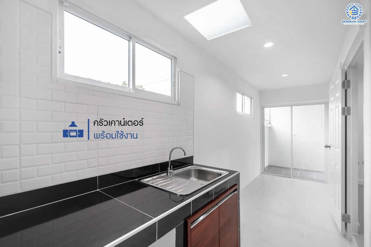 บ้านมือสองตกแต่งใหม่ ม.บิวตี้เฮ้าส์4 กาญจนาฯ-ราชพฤกษ์ ทาวน์เฮ้าส์หลังใหญ่ เนื้อที่ 30.1 ตร.ว. ฟังก์ชั่น 3 ห้องนอน 2 ห้องน้ำ 2 ที่จอดรถ ชั้นเป็นปูพื้นไม้ปาร์เก้ มีพื้นที่สนามด้านข้าง บนทำเลเยี่ยมเข้า-ออกได้หลายเส้นทาง ใกล้ The Walk , โรงเรียนเทพศิรินทร์ เพียง 5 นาทีถึงทางด่วน "ศรีรัช"...