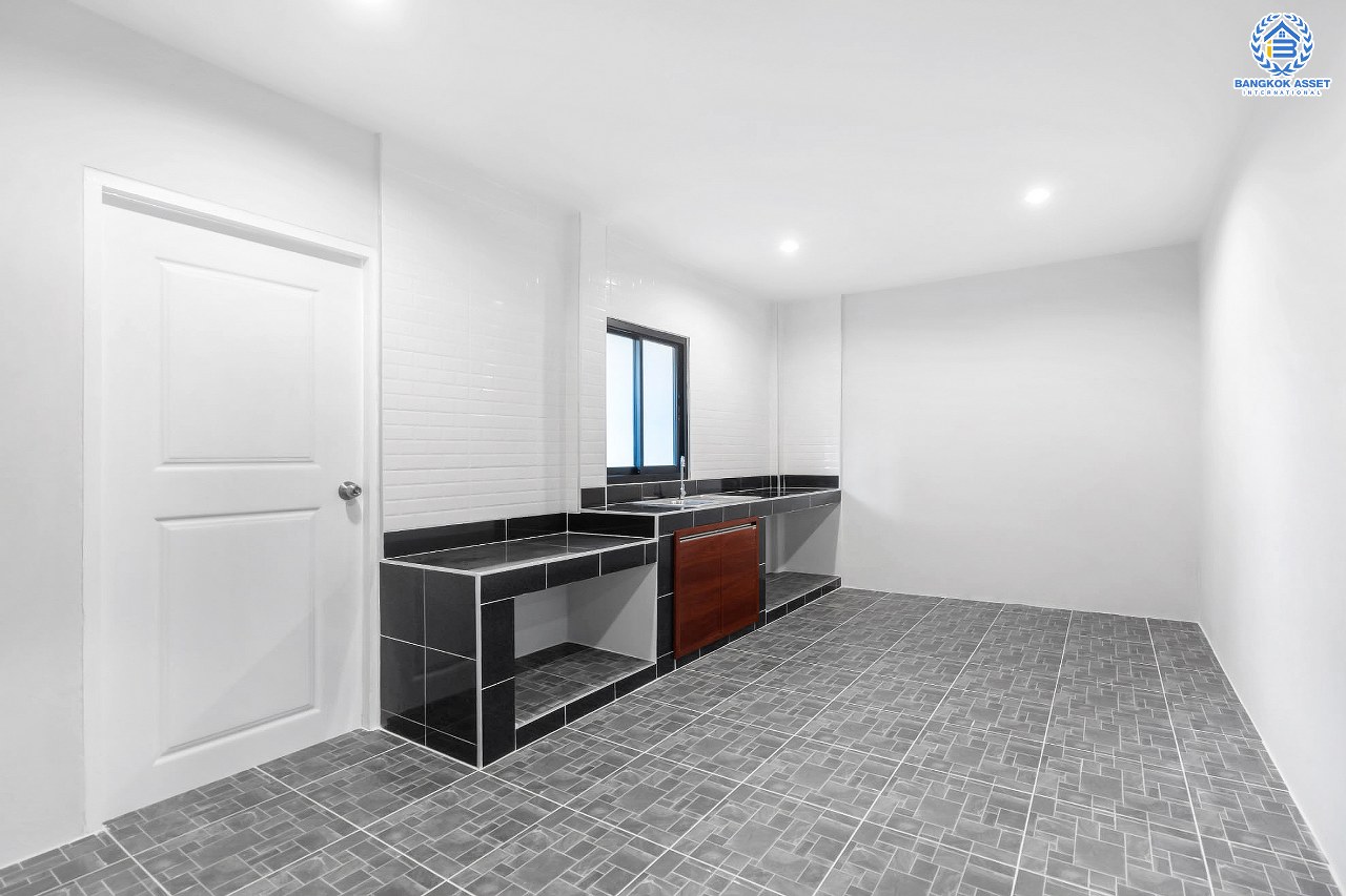 บ้านมือสองตกแต่งใหม่ ม.นนทรีปาร์ค รัตนาธิเบศร์-ไทรม้า บ้านแฝดหลังใหญ่เกือบเท่าบ้านเดี่ยว! เนื้อที่ 44 ตร.ว. ฟังก์ชั่นจัดเต็ม 4 ห้องนอน 3 ห้องน้ำ จอดรถได้ 2 คัน กว้างขวางบนพื้นที่ใช้สอยถึง 234 ตร.ม. บนทำเลโซนเมือง ใจกลาง 2 เซ็นทรัลฯ เดินทางสุดสะดวกเพียง 2 นาทีถึงรถไฟฟ้า "สถานีไทรม้า"...