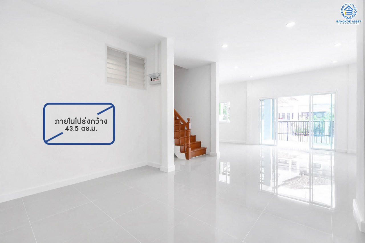 บ้านมือสองตกแต่งใหม่ บนทำเลที่ดีที่สุด! หน้าโครงการติด MRT "สถานีไทรม้า" ม.ซื่อตรง พระนั่งเกล้า-ท่าอิฐ ทาวน์เฮ้าส์หลังใหญ่ระดับบ้านแฝด เนื้อที่ 34.3 ตร.ว. ฟังก์ชั่นจัดเต็ม 4 ห้องนอน 2 ห้องน้ำ ทำเลใกล้ Central รัตนาธิเบศร์ และทางด่วนงามวงศ์วาน...