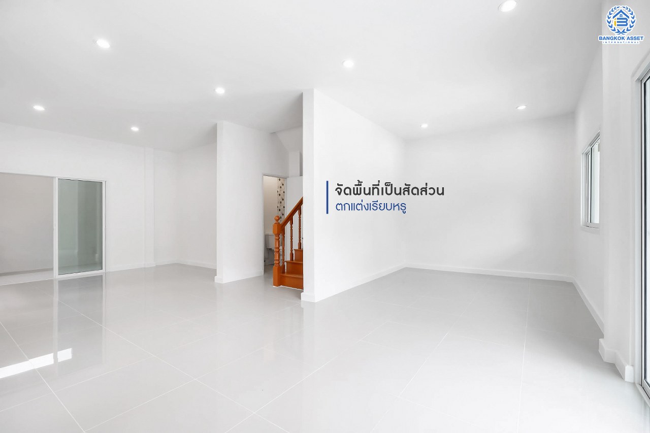 บ้านมือสองตกแต่งใหม่ บนทำเลที่ดีที่สุด! หน้าโครงการติด MRT "สถานีไทรม้า" ม.ซื่อตรง พระนั่งเกล้า-ท่าอิฐ ทาวน์เฮ้าส์หลังใหญ่ระดับบ้านแฝด เนื้อที่ 34.3 ตร.ว. ฟังก์ชั่นจัดเต็ม 4 ห้องนอน 2 ห้องน้ำ ทำเลใกล้ Central รัตนาธิเบศร์ และทางด่วนงามวงศ์วาน...