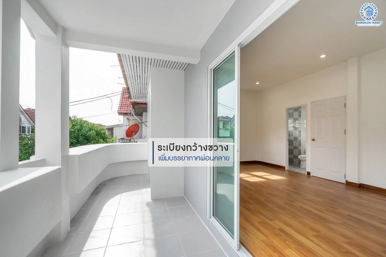 บ้านมือสองตกแต่งใหม่ บนทำเลที่ดีที่สุด! หน้าโครงการติด MRT "สถานีไทรม้า" ม.ซื่อตรง พระนั่งเกล้า-ท่าอิฐ ทาวน์เฮ้าส์หลังใหญ่ระดับบ้านแฝด เนื้อที่ 34.3 ตร.ว. ฟังก์ชั่นจัดเต็ม 4 ห้องนอน 2 ห้องน้ำ ทำเลใกล้ Central รัตนาธิเบศร์ และทางด่วนงามวงศ์วาน...