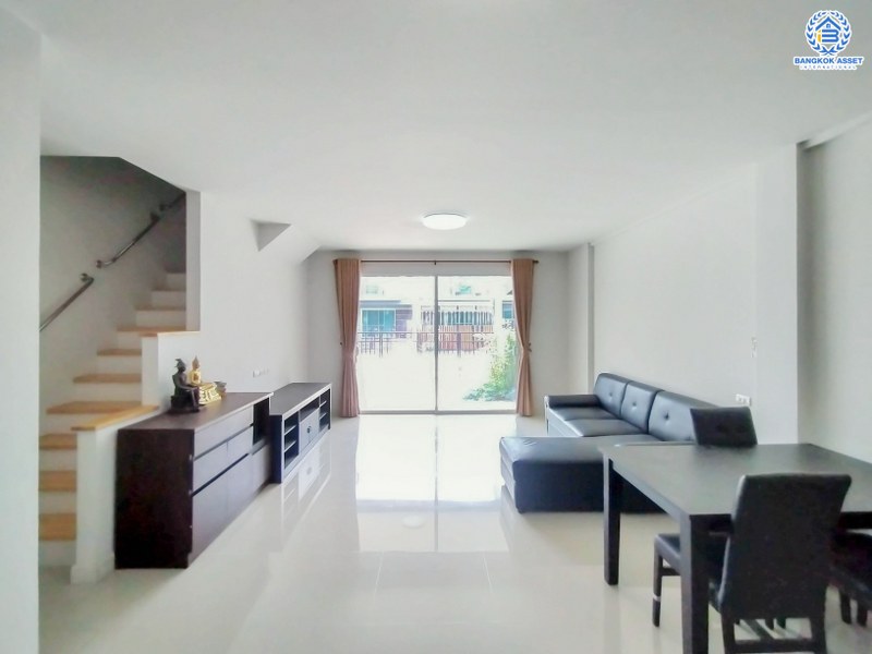 ทาวน์เฮ้าส์มือสองนนทบุรี คุณภาพแบรนด์ศุภาลัย* โครงการ ศุภาลัยพรีโม่ ปิ่นเกล้า-พระราม5 เนื้อที่ 20.60 ตร.ว. แต่งครบ พร้อมอยู่ ฟังก์ชั่น 3 ห้องนอน 2 ห้องน้ำ 2 ที่จอดรถ บนทำเลสุดสะดวก เชื่อมต่อปิ่นเกล้า-ศาลายา ใกล้เซ็นทรัลเวสต์เกต และจุดขึ้นทางด่วน "ศรีรัช"