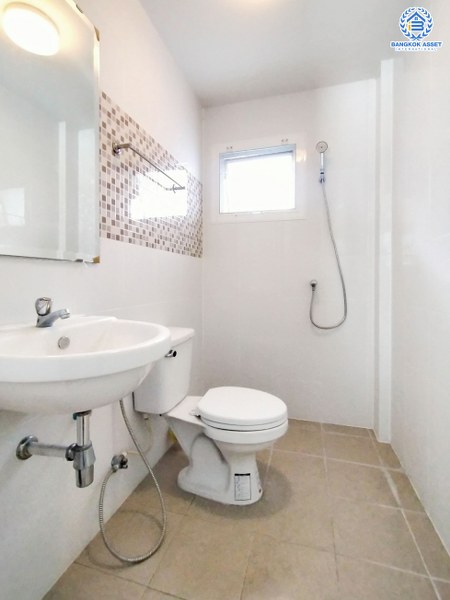 ทาวน์เฮ้าส์มือสองนนทบุรี คุณภาพแบรนด์ศุภาลัย* โครงการ ศุภาลัยพรีโม่ ปิ่นเกล้า-พระราม5 เนื้อที่ 20.60 ตร.ว. แต่งครบ พร้อมอยู่ ฟังก์ชั่น 3 ห้องนอน 2 ห้องน้ำ 2 ที่จอดรถ บนทำเลสุดสะดวก เชื่อมต่อปิ่นเกล้า-ศาลายา ใกล้เซ็นทรัลเวสต์เกต และจุดขึ้นทางด่วน "ศรีรัช"