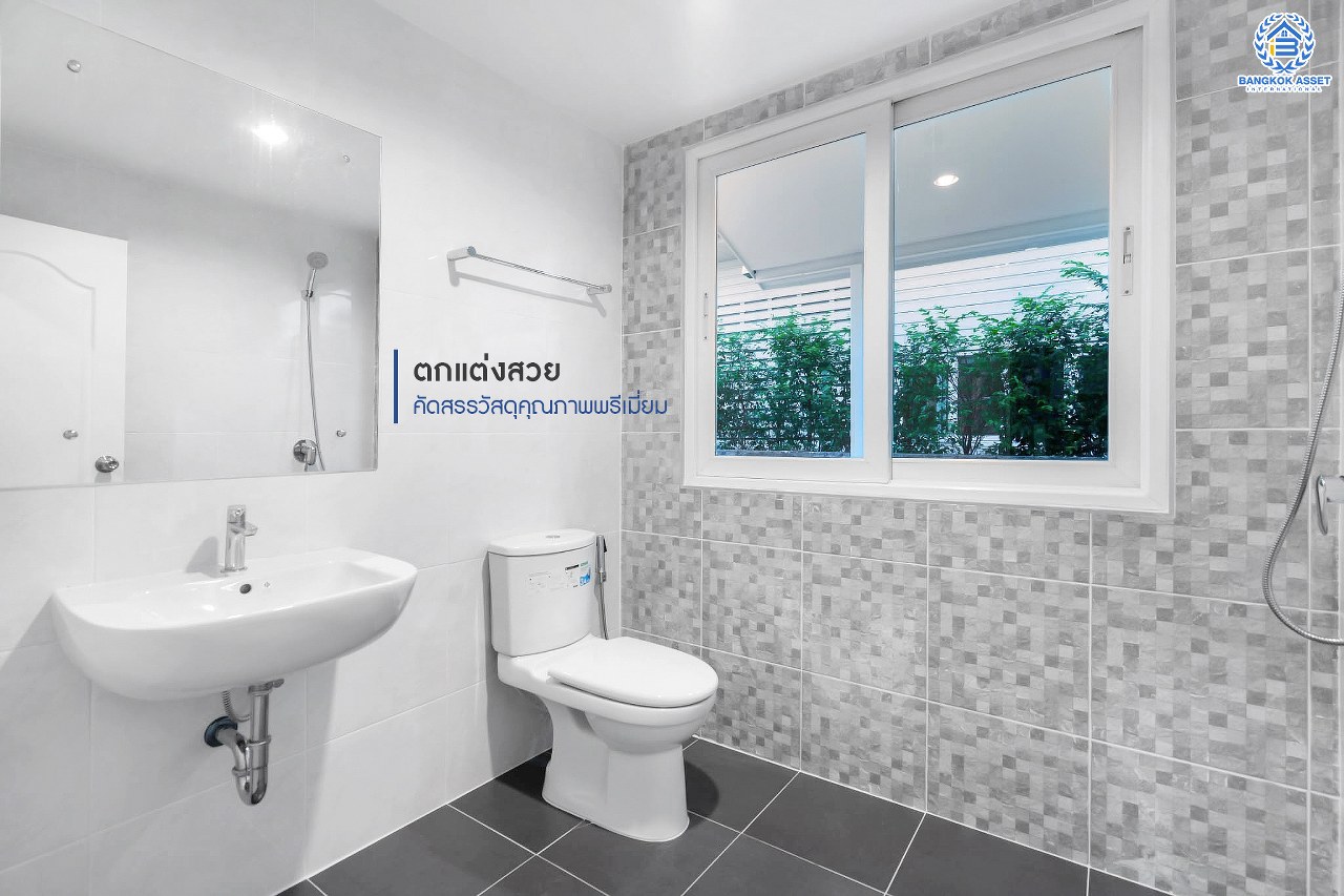 บ้านมือสองตกแต่งใหม่ ม.คาซ่าวิลล์ ราชพฤกษ์-รัตนาธิเบศร์1 (Q.House) ดีไซน์ทันสมัยพร้อมเข้าอยู่ เนื้อที่ 57 ตร.ว. ฟังก์ชั่น 3 ห้องนอน 3 ห้องน้ำ บนทำเลศักยภาพ ติดถนนราชพฤกษ์ และเพียง 10 นาทีถึงรถไฟฟ้า "สถานีบางรักน้อยท่าอิฐ"...