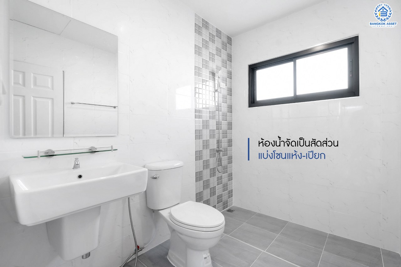 บ้านมือสองตกแต่งใหม่ ม.ลานทอง ติวานนท์-ปากเกร็ด  #หลังใหญ่ แปลงมุม เนื้อที่ 80 ตร.ว. มีพื้นที่สนามด้านข้างกว้าง 195 ตร.ม. พร้อมรับทุกกิจกรรม ฟังก์ชั่น 3 ห้องนอน 2 ห้องน้ำ 3 ที่จอดรถ สะดวกทุกการเดินทาง บนทำเลติด ถ.ติวานนท์ ใกล้เซ็นทรัล และทางด่วน "แจ้งวัฒนะ" เพียง 5 นาทีถึง "ห้าแยกปากเกร็ด"...