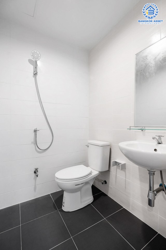 บ้านมือสองตกแต่งใหม่ ม.พฤกษาวิลล์22 พระราม5-นครอินทร์ (ซ.วัดสังฆทาน) ตกแต่งสวยพร้อมอยู่ เนื้อที่ 17.4 ตร.ว. ครบทุกฟังก์ชั่น 3 ห้องนอน 2ห้องน้ำ บนทำเลเดินทางสะดวก เชื่อมต่อหลายเส้นทาง ใกล้สะพานพระรามห้า และเพียง 10 นาทีถึงรถไฟฟ้าสถานี "แยกติวานนท์"...