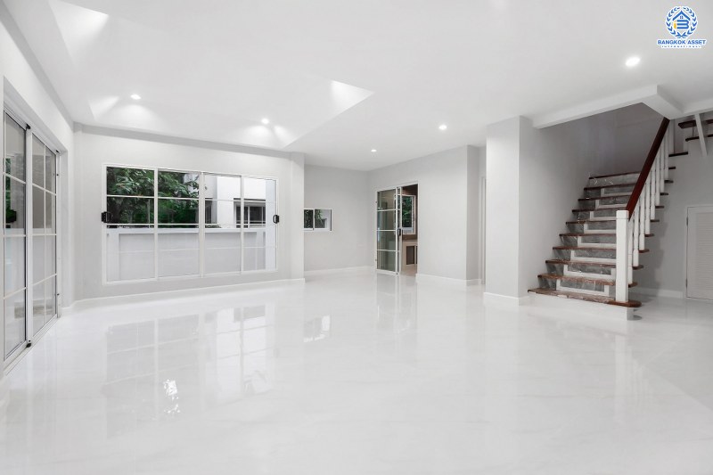 บ้านมือสองตกแต่งใหม่ หลังใหญ่ #แปลงมุม เนื้อที่ 85.5 ตร.ว. โครงการ มัณฑนา ติดถนนราชพฤกษ์ สังคมคุณภาพแบรนด์ LH ฟังก์ชั่นจัดเต็ม 3 ห้องนอน 3 ห้องน้ำ 2 ที่จอดรถ พร้อม Living Room และ Facilities ครบ! บนทำเลศักยภาพ เดินทางสะดวก ใกล้วงเวียนพระราม5 และMRT "สถานีบางรักน้อยท่าอิฐ"