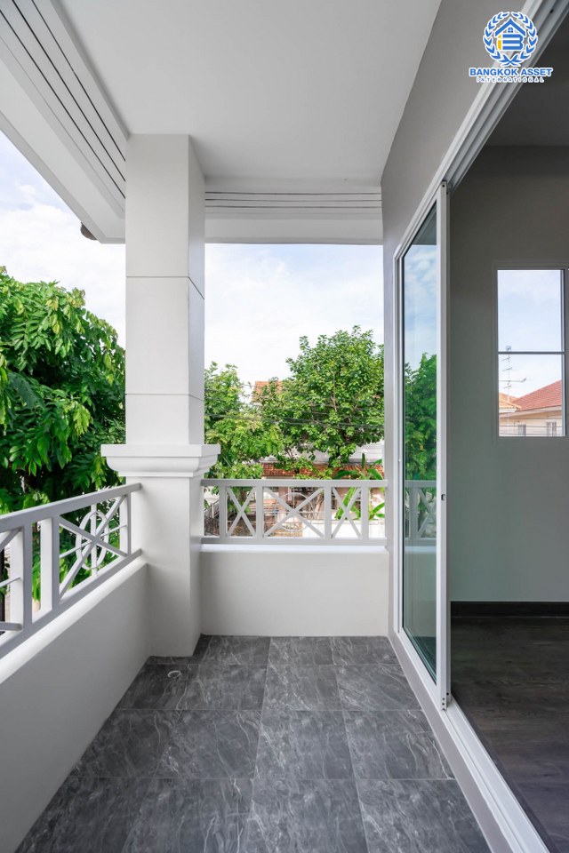 บ้านมือสองตกแต่งใหม่ หลังใหญ่พิเศษ!! เนื้อที่ 70.6 ตร.ว. #แปลงมุม ม.ณัฐกานต์ บรมราชชนนี-พุทธมณฑลสาย2 ฟังก์ชั่นจัดเต็ม 3 ห้องนอน 1 ห้องแม่บ้าน 4 ห้องน้ำ พร้อม Living Room บนทำเลใกล้ทางคู่ขนานลอยฟ้าบรมราชชนนี และ เพียง 10 นาทีถึงเซ็นทรัลปิ่นเกล้า