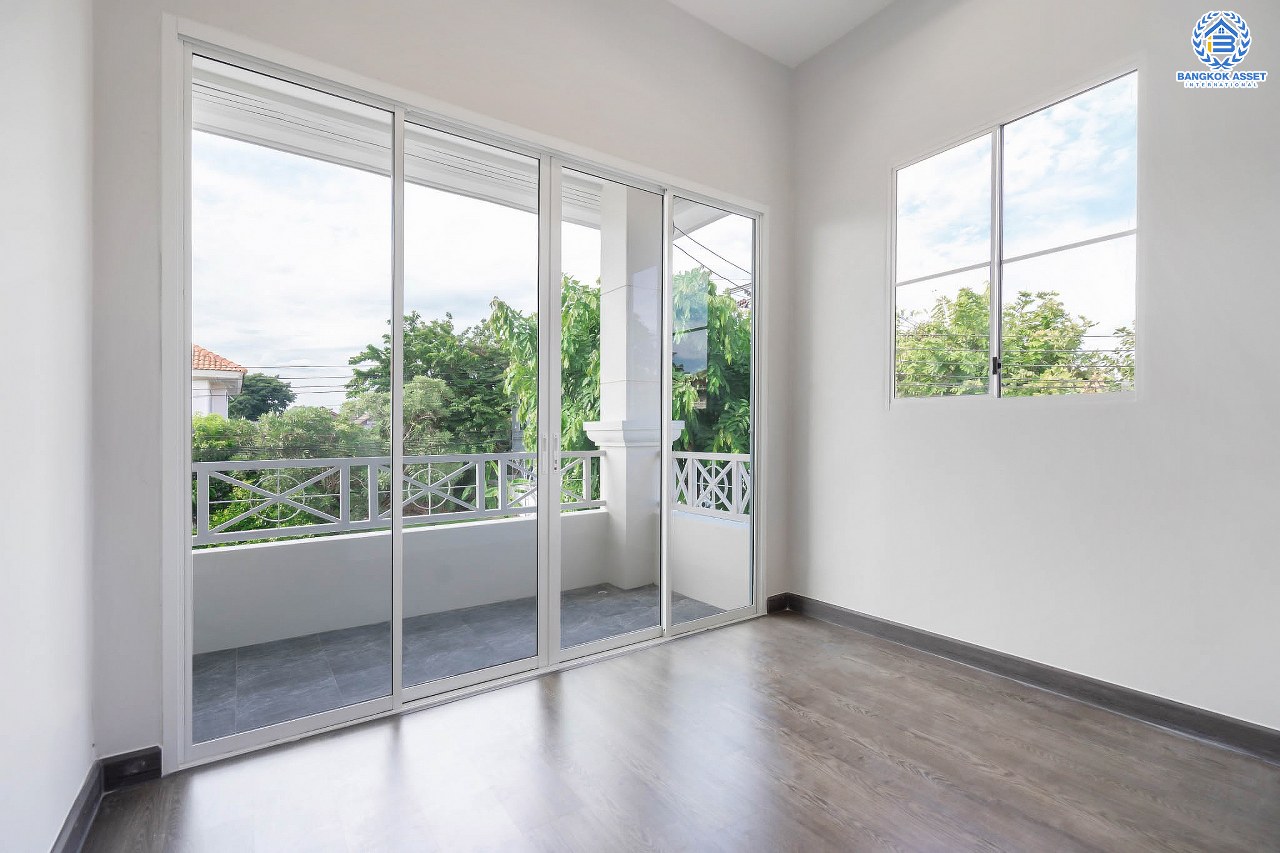 บ้านมือสองตกแต่งใหม่ หลังใหญ่พิเศษ!! เนื้อที่ 70.6 ตร.ว. #แปลงมุม ม.ณัฐกานต์ บรมราชชนนี-พุทธมณฑลสาย2 ฟังก์ชั่นจัดเต็ม 3 ห้องนอน 1 ห้องแม่บ้าน 4 ห้องน้ำ พร้อม Living Room บนทำเลใกล้ทางคู่ขนานลอยฟ้าบรมราชชนนี และ เพียง 10 นาทีถึงเซ็นทรัลปิ่นเกล้า