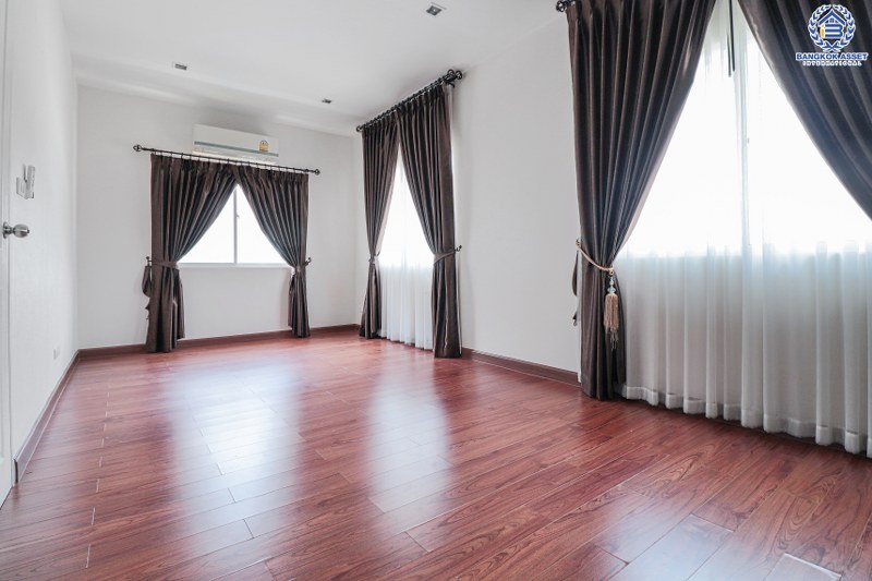 บ้านแฝดมือสองนนทบุรี แบรนด์ พร็อพเพอร์ตี้ เพอร์เฟค* ม.เพอร์เฟคพาร์ค ราชพฤกษ์ หลังใหญ่ต่อเติมครบ! พร้อมอยู่ เนื้อที่ 39.6 ตร.ว. ฟังก์ชั่นครบ! 3 ห้องนอน 2 ที่จอดรถ มีบิ้วท์อินห้อง Living room และครัวเคาน์เตอร์พร้อมใช้งาน แถมแอร์ 2 เครื่อง!! บนทำเลโซนเมือง ติดถ.ราชพฤกษ์ ใกล้วงเวียนพระรามห้า ,รถไฟฟ้า และทางด่วน...