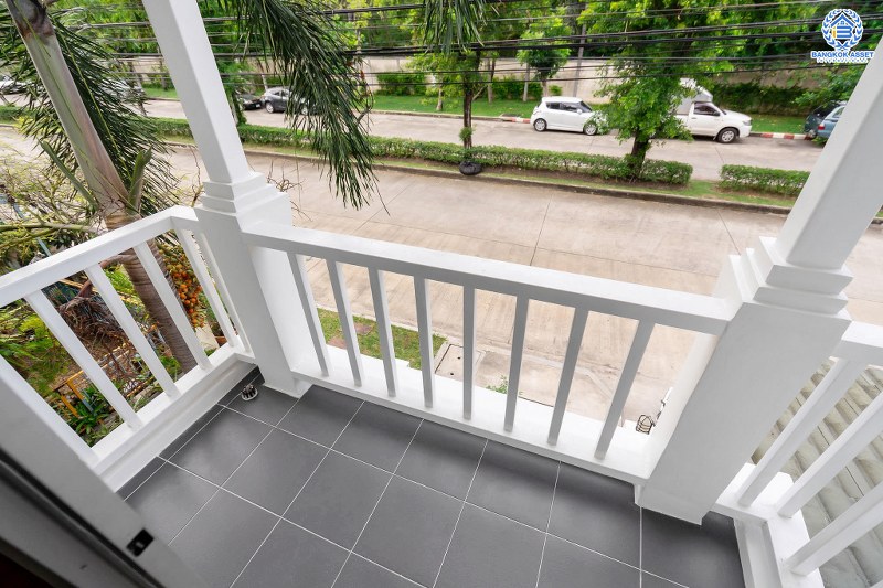 บ้านมือสองตกแต่งใหม่ จาก Property Perfect โครงการ เดอะวิลล่า ราชพฤกษ์-ท่าอิฐ หลังมุม! ตกแต่งพร้อมเข้าอยู่ เนื้อที่ 18 ตร.ว. ฟังก์ชั่นครบ 3 ห้องนอน 2 ห้องน้ำ รองรับทุกการอยู่อาศัย บนทำเลใกล้รถไฟฟ้า สถานีบางรักน้อยท่าอิฐ เชื่อมต่อทั้งถ.รัตนาธิเบศร์ และถ.ราชพฤกษ์...