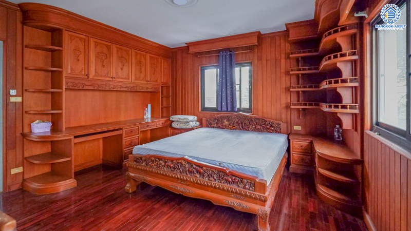 หนึ่งเดียวในโครงการกับทาวน์เฮ้าส์ 4.5 ชั้นมือสองนนทบุรี ห้องมุม! ทำเลโซนเมือง! ม.ภูมิพัฒน์วิลล่า (ซ.งามวงศ์วาน18) ต่อเติมบิ้วท์อินครบ! บนเนื้อที่ 37.8 ตร.ว. ฟังก์ชั่น 6 ห้องนอน 5 ห้องน้ำ บนสุดยอดทำเล! ใกล้เดอะมอลล์ฯ พร้อมเชื่อมต่อทุกการเดินทาง เพียง 5 นาที ถึงทางด่วน "งามวงศ์วาน" หน้าโครงการห่างจาก ถ.งามวงศ์วาน เพียง 900 ม.