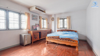 หนึ่งเดียวในโครงการกับทาวน์เฮ้าส์ 4.5 ชั้นมือสองนนทบุรี ห้องมุม! ทำเลโซนเมือง! ม.ภูมิพัฒน์วิลล่า (ซ.งามวงศ์วาน18) ต่อเติมบิ้วท์อินครบ! บนเนื้อที่ 37.8 ตร.ว. ฟังก์ชั่น 6 ห้องนอน 5 ห้องน้ำ บนสุดยอดทำเล! ใกล้เดอะมอลล์ฯ พร้อมเชื่อมต่อทุกการเดินทาง เพียง 5 นาที ถึงทางด่วน "งามวงศ์วาน" หน้าโครงการห่างจาก ถ.งามวงศ์วาน เพียง 900 ม.