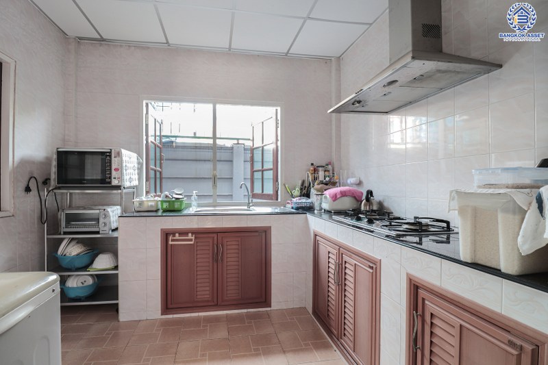 ทาวน์โฮมมือสองนนทบุรี  ม.ไพร์มเพลส รัตนาธิเบศร์ บ้านพร้อมอยู่ต่อเติมเต็ม เนื้อที่ 21.40 ตร.ว. หน้ากว้าง 6 เมตร จอดรถได้ 2 คัน* ฟังก์ชั่น 3นอน 2น้ำ ภายในกว้างขวาง อยู่สบาย พร้อมสาธารณูปโภคครบครัน บนทำเลเดินทางสะดวก เข้า-ออกได้หลายเส้นทาง เพียง 3 นาทีถึงเซ็นทรัลเวสต์เกต ใกล้รถไฟฟ้าสถานี "แยกบางพลู"