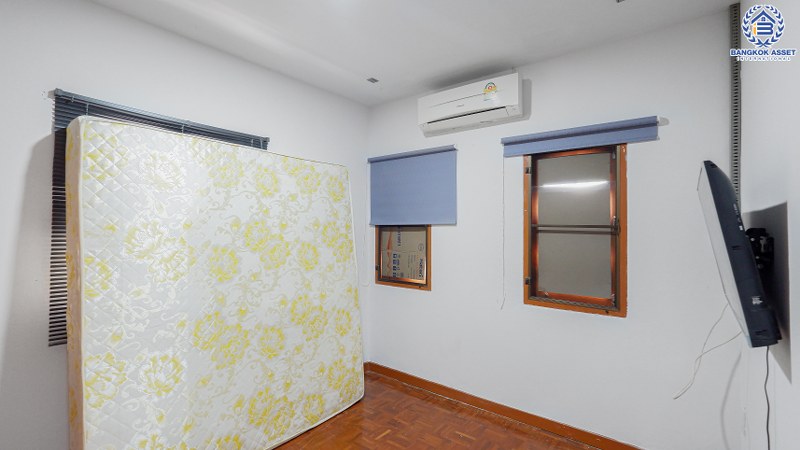 บ้านเดี่ยวมือสองนนทบุรี ม.ประดับดาว1-4 ราชพฤกษ์ หลังใหญ่ เนื้อที่ 60.1 ตร.ว. ฟังก์ชั่น 4 ห้องนอน 2 ห้องน้ำ ต่อเติมเต็ม บนทำเลเยี่ยม! ใกล้ถนนราชพฤกษ์ และรถไฟฟ้า "บางรักน้อยท่าอิฐ"