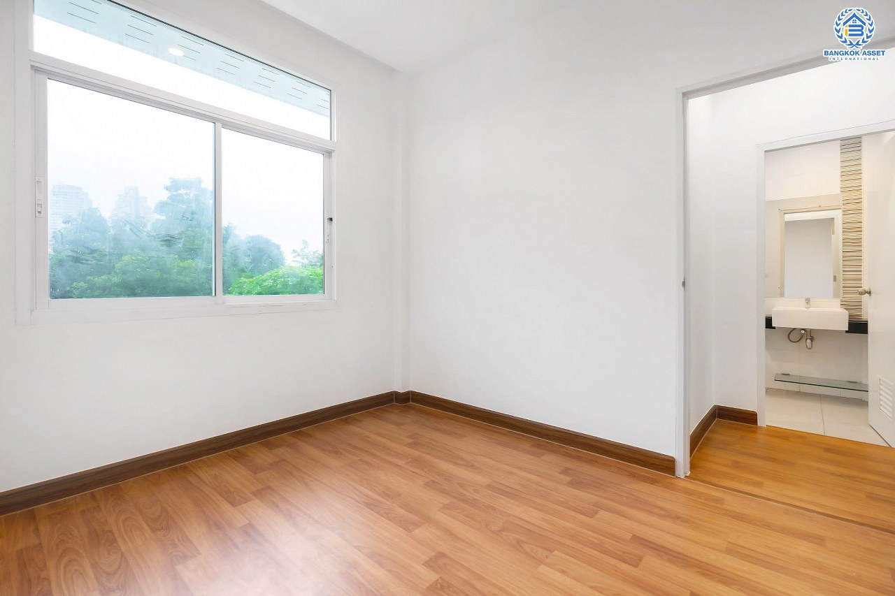 บ้านมือสองตกแต่งใหม่ ทำเลโซนเมือง! ม.จิราวดี กรุงเทพ-นนทบุรี3 #ห้องมุม! เนื้อที่ 23.1 ตร.ว. ตอบโจทย์ทุกการอยู่อาศัย ฟังก์ชั่นพร้อม 3 ห้องนอน 2 ห้องน้ำ บนสุดยอดทำเล เพียง5นาทีถึงรถไฟฟ้า "สถานีวงศ์สว่าง" และจุดขึ้นทางด่วน "แยกประชานุกูล"...