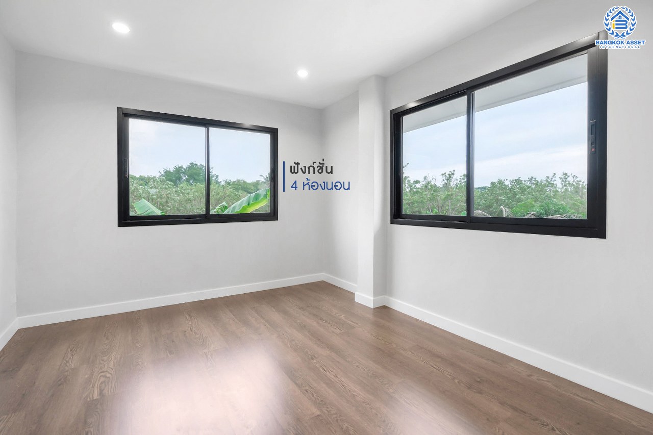 บ้านมือสองตกแต่งใหม่ หลังใหญ่พิเศษ!! เนื้อที่ 80 ตร.ว. #หลังมุม วิวทะเลสาบ ม.กฤษดานคร20 ปิ่นเกล้า ติดถนนบรมราชชนนี ตกแต่งผสมผสานกลิ่นอายยุโรป ด้วยดีไซน์บ้านแบบTudor style รูปแบบสถาปัตยกรรมสุดClassicจากอังกฤษ พร้อมฟังก์ชั่นจัดเต็ม 4 ห้องนอน 2 ห้องน้ำ 2 ที่จอดรถ บนทำเลใกล้ทางคู่ขนานลอยฟ้าบรมราชชนนี และเซ็นทรัลปิ่นเกล้า