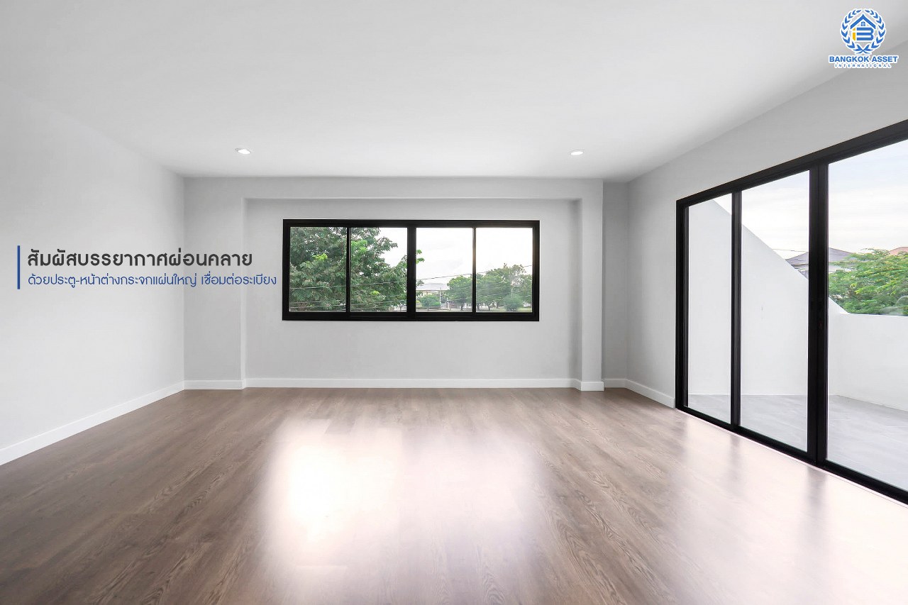 บ้านมือสองตกแต่งใหม่ หลังใหญ่พิเศษ!! เนื้อที่ 80 ตร.ว. #หลังมุม วิวทะเลสาบ ม.กฤษดานคร20 ปิ่นเกล้า ติดถนนบรมราชชนนี ตกแต่งผสมผสานกลิ่นอายยุโรป ด้วยดีไซน์บ้านแบบTudor style รูปแบบสถาปัตยกรรมสุดClassicจากอังกฤษ พร้อมฟังก์ชั่นจัดเต็ม 4 ห้องนอน 2 ห้องน้ำ 2 ที่จอดรถ บนทำเลใกล้ทางคู่ขนานลอยฟ้าบรมราชชนนี และเซ็นทรัลปิ่นเกล้า