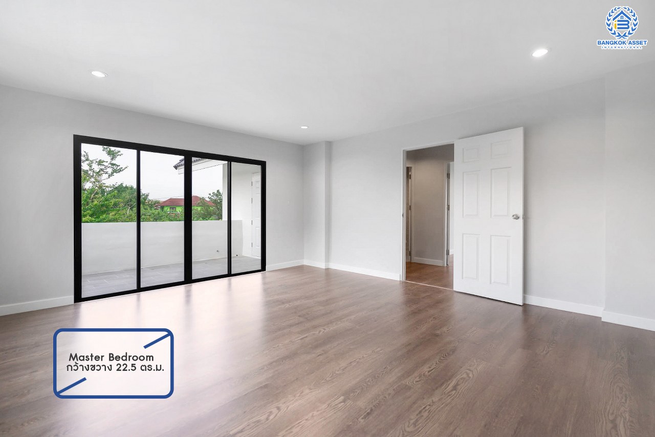 บ้านมือสองตกแต่งใหม่ หลังใหญ่พิเศษ!! เนื้อที่ 80 ตร.ว. #หลังมุม วิวทะเลสาบ ม.กฤษดานคร20 ปิ่นเกล้า ติดถนนบรมราชชนนี ตกแต่งผสมผสานกลิ่นอายยุโรป ด้วยดีไซน์บ้านแบบTudor style รูปแบบสถาปัตยกรรมสุดClassicจากอังกฤษ พร้อมฟังก์ชั่นจัดเต็ม 4 ห้องนอน 2 ห้องน้ำ 2 ที่จอดรถ บนทำเลใกล้ทางคู่ขนานลอยฟ้าบรมราชชนนี และเซ็นทรัลปิ่นเกล้า