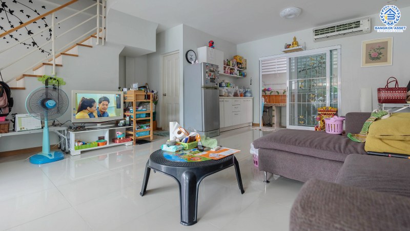 *****ทาวน์เฮ้าส์มือสองนนทบุรี ติดถนนราชพฤกษ์  แบรนด์ Q.House หลังมุม! ม.เดอะทรัสต์ ราชพฤกษ์-รัตนาธิเบศร์ บ้านสวยพร้อมอยู่ ภายในตกแต่ง/ต่อเติมสวย  ฟังก์ชั่นจัดเต็ม 3 ห้องนอน 2 ห้องน้ำ 2 ที่จอดรถ แถมแอร์ 3 เครื่อง พร้อมสาธารณูปโภคที่ครบครัน