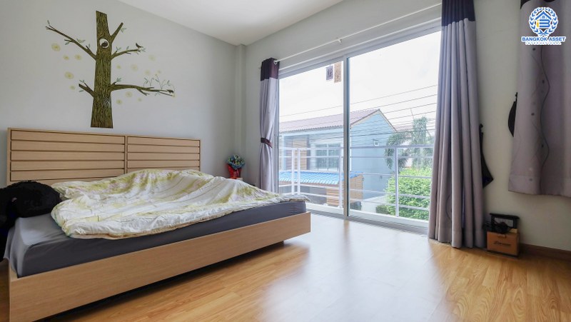 *****ทาวน์เฮ้าส์มือสองนนทบุรี ติดถนนราชพฤกษ์  แบรนด์ Q.House หลังมุม! ม.เดอะทรัสต์ ราชพฤกษ์-รัตนาธิเบศร์ บ้านสวยพร้อมอยู่ ภายในตกแต่ง/ต่อเติมสวย  ฟังก์ชั่นจัดเต็ม 3 ห้องนอน 2 ห้องน้ำ 2 ที่จอดรถ แถมแอร์ 3 เครื่อง พร้อมสาธารณูปโภคที่ครบครัน