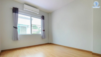 *****ทาวน์เฮ้าส์มือสองนนทบุรี ติดถนนราชพฤกษ์  แบรนด์ Q.House หลังมุม! ม.เดอะทรัสต์ ราชพฤกษ์-รัตนาธิเบศร์ บ้านสวยพร้อมอยู่ ภายในตกแต่ง/ต่อเติมสวย  ฟังก์ชั่นจัดเต็ม 3 ห้องนอน 2 ห้องน้ำ 2 ที่จอดรถ แถมแอร์ 3 เครื่อง พร้อมสาธารณูปโภคที่ครบครัน